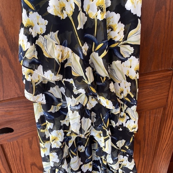 INC International Concepts black floral dress. Size 4 - Picture 6 of 10